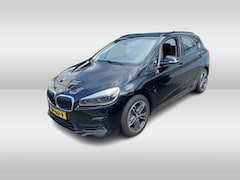 BMW 2-serie Active Tourer - 225xe iPerformance High Executive / Camera / Leder / Head-up / Navigatie / Sportstoelen /