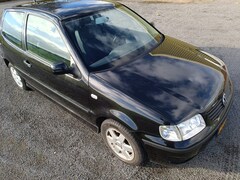 Volkswagen Polo - 1.4-16V Trendline