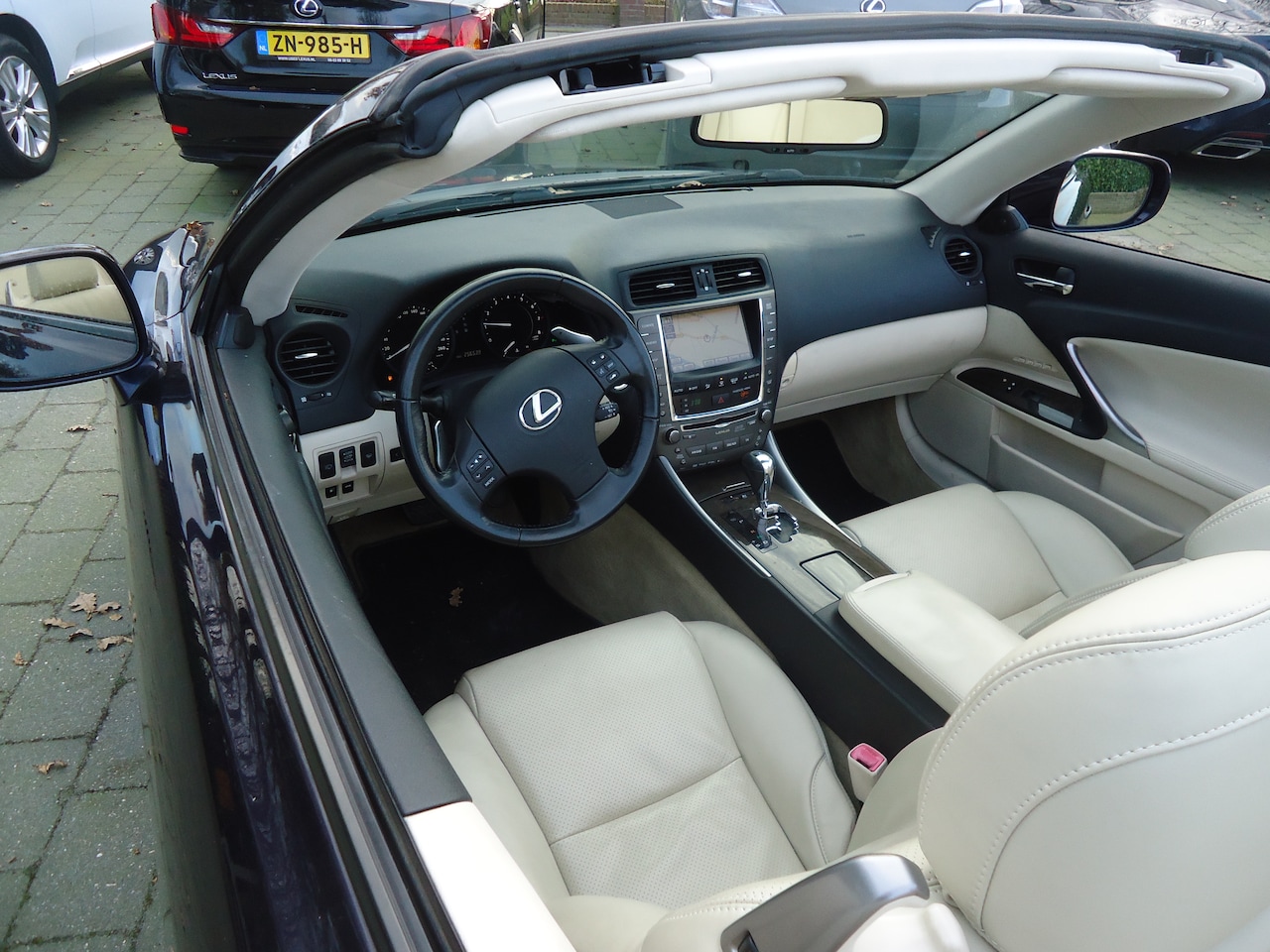 Lexus IS Cabriolet - 250C Executive WINTERPRIJS