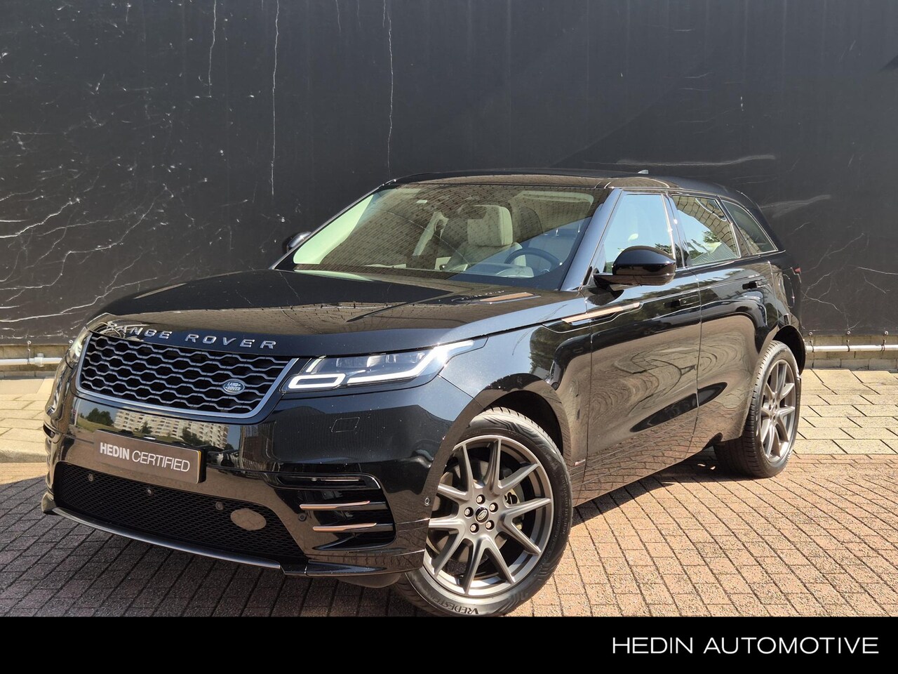 Land Rover Range Rover Velar - 2.0 P400e R-Dynamic HSE | 300PK | Meridian Soundsysteem | Panorama Dak | 360 °  Camera | H - AutoWereld.nl