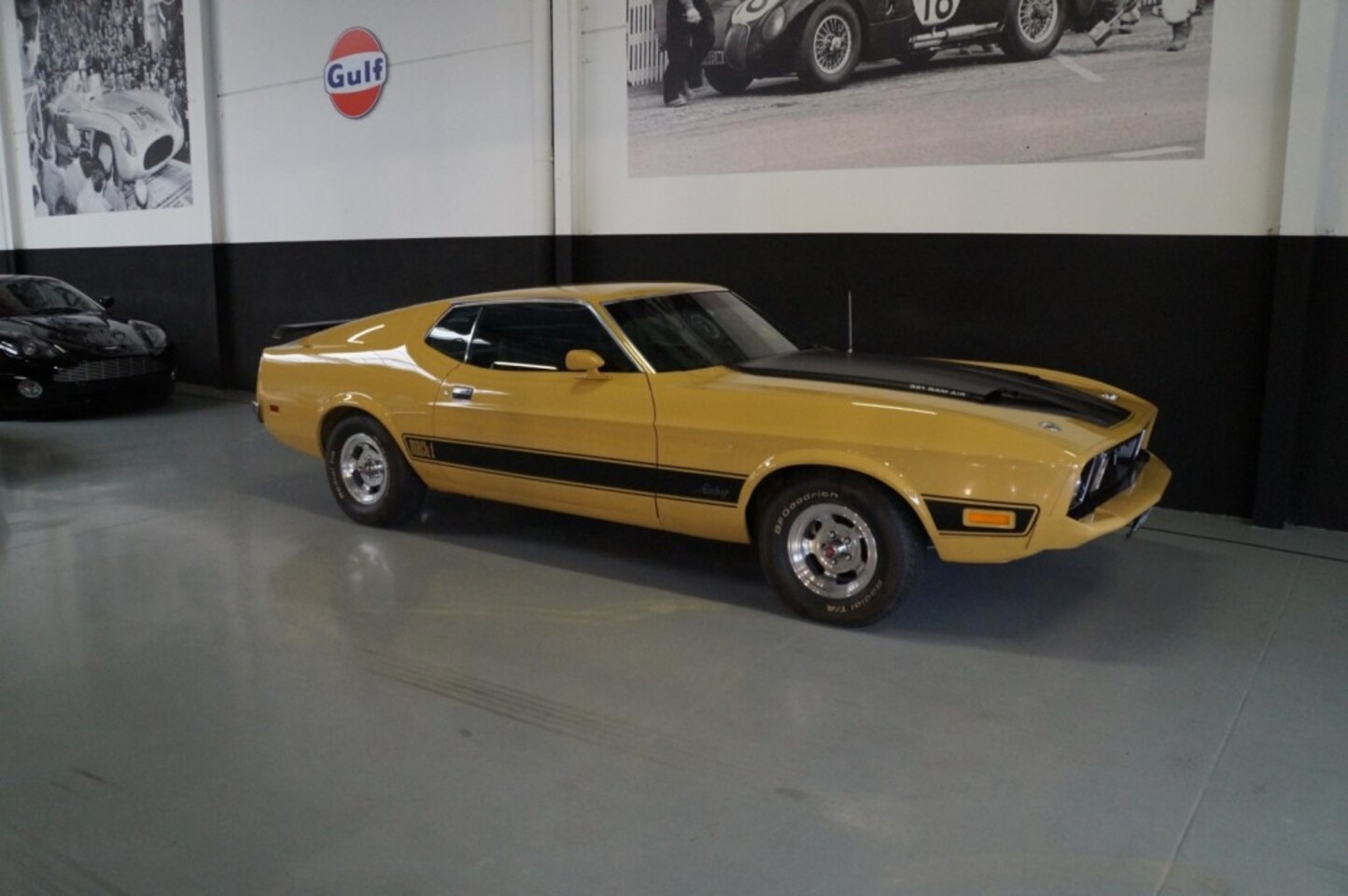 Ford Mustang - Mach 1 V8 351 Ram Air Concourse restoration (1973) - AutoWereld.nl