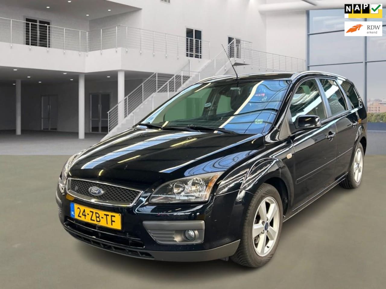 Ford Focus Wagon - 1.8-16V Ambiente FlexiFuel 1.8-16V Ambiente Flexifuel - AutoWereld.nl