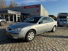 Ford Mondeo - 1.8-16V Futura