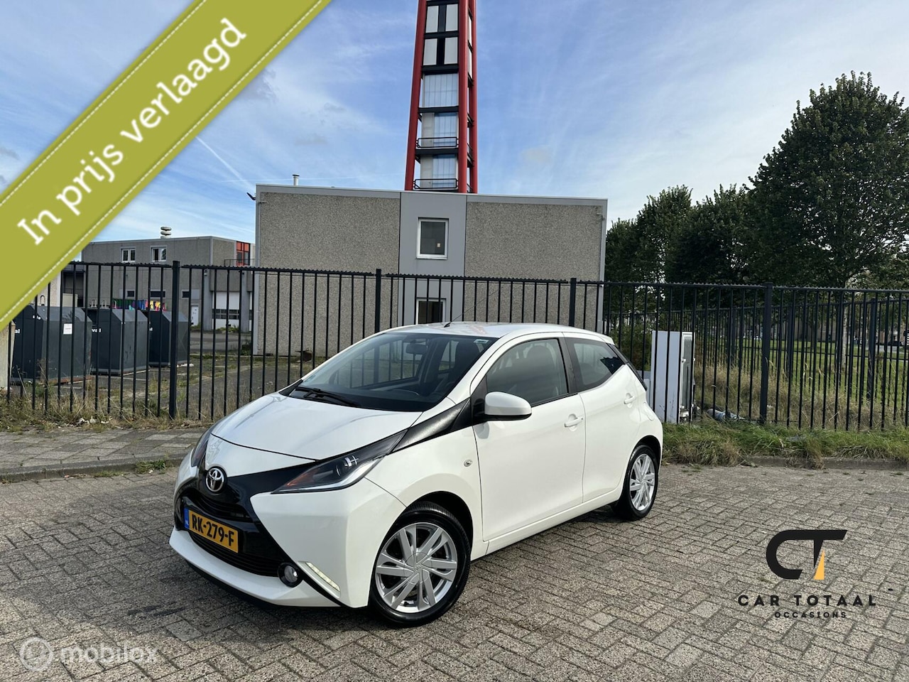 Toyota Aygo - 1.0 VVT-i x-play Cam|Airco|Apk|LED - AutoWereld.nl