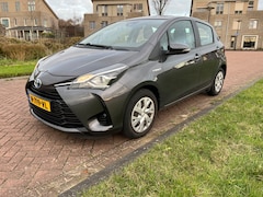 Toyota Yaris - 1.5 Hybrid Aspiration Achteruitrijcamera, verkeersbordherkenning, rijstrook assist