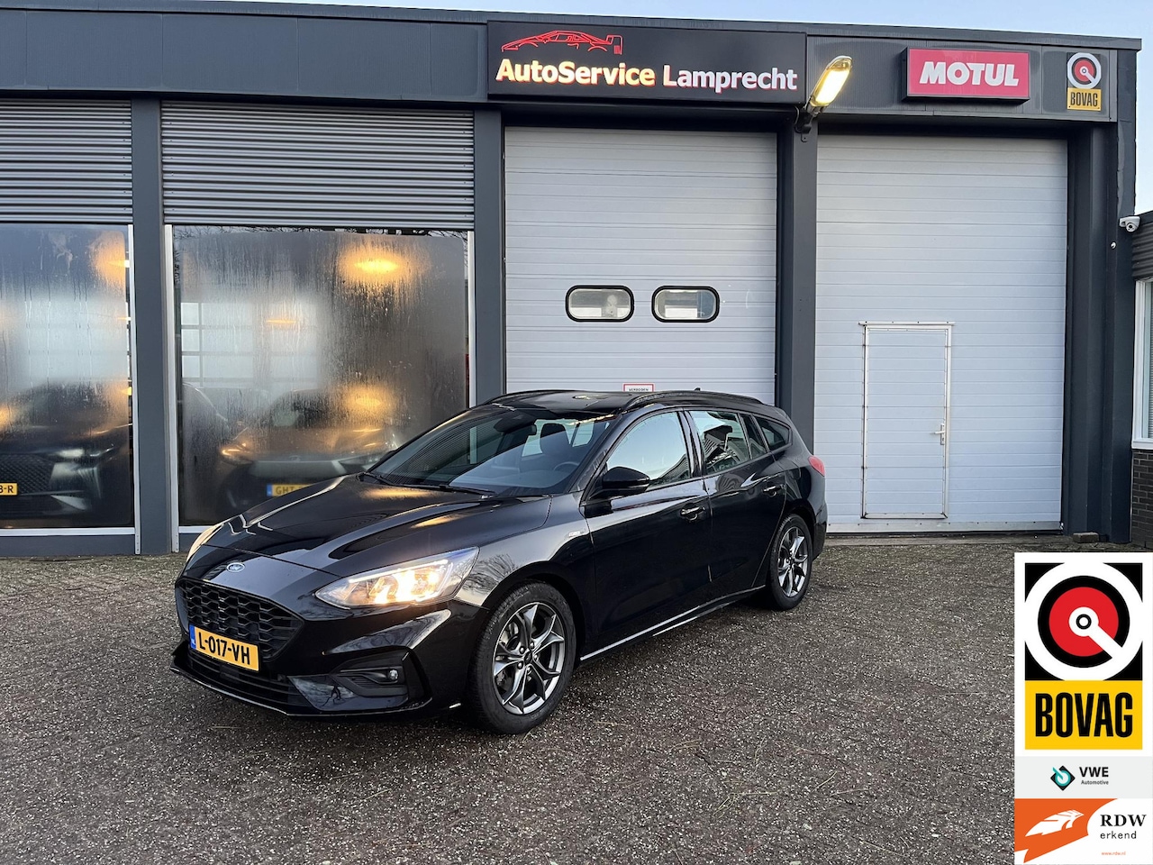 Ford Focus Wagon - 1.0 EcoBoost ST Line Business 1.0 EcoBoost ST Line Business - AutoWereld.nl