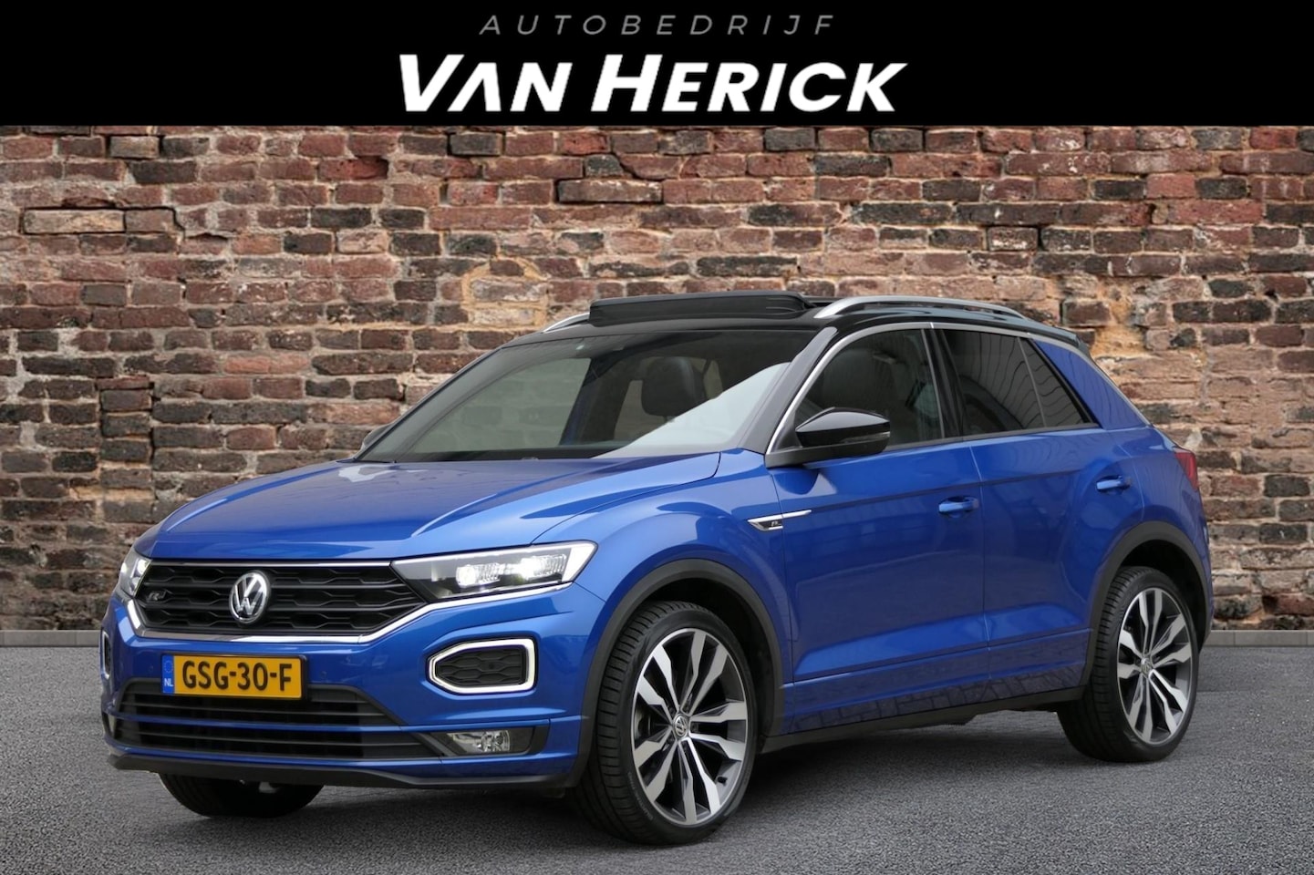 Volkswagen T-Roc - 1.5 TSI Sport Business 3x R-Line Automaat | Open-dak | ACC | Camera | - AutoWereld.nl