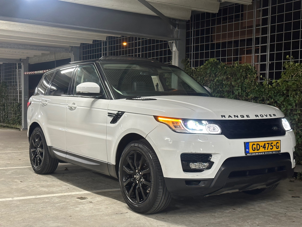 Land Rover Range Rover Sport - 3.0 TDV6 HSE Dynamic 3.0 TDV6 HSE Dynamic - AutoWereld.nl