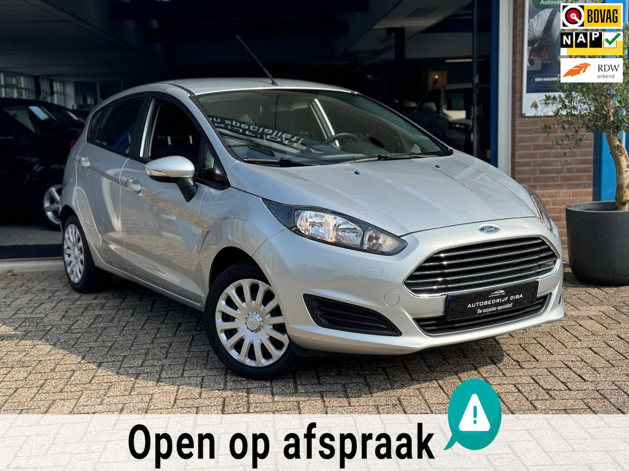 Ford Fiesta - 1.0 Style 2014 Grijs 5drs NAVI AIRCO USB APK NAP - AutoWereld.nl