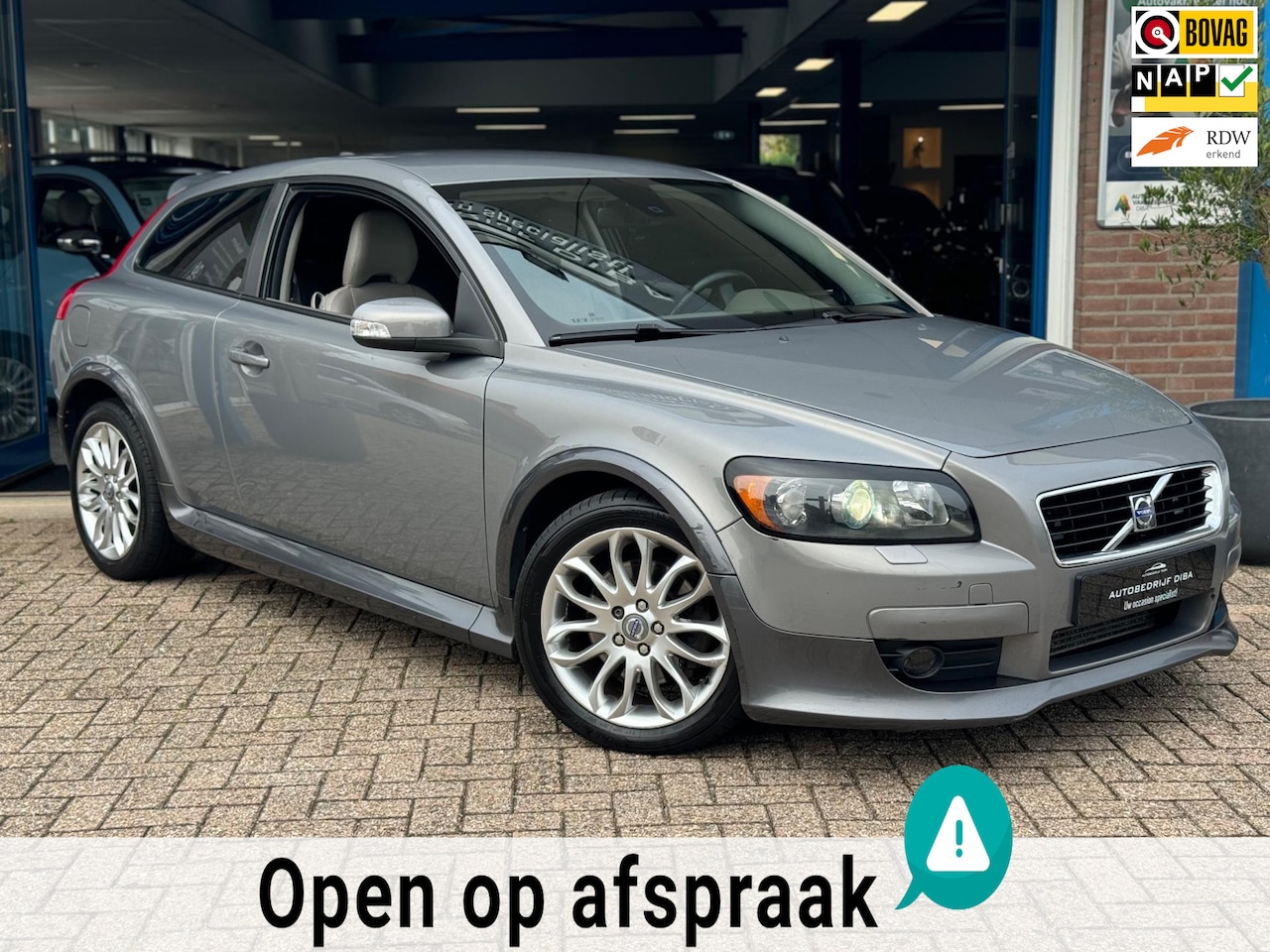 Volvo C30 - 2.5 T5 Momentum 2007 AUT CLIMA LEDER APK NAP! - AutoWereld.nl