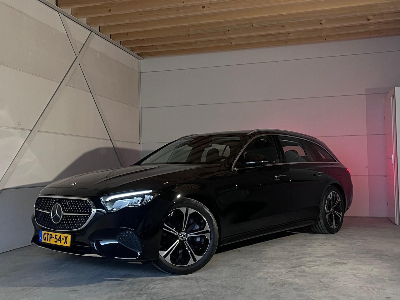 Mercedes-Benz E-klasse Estate - 300 e AMG Line Plug in Hybride Wltp 120 km. - AutoWereld.nl