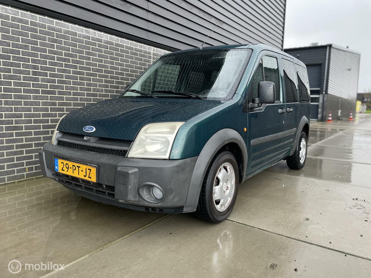 Ford Tourneo Connect - 1.8-16V SWB Futura Nieuwe APK|Airco|NAP - AutoWereld.nl