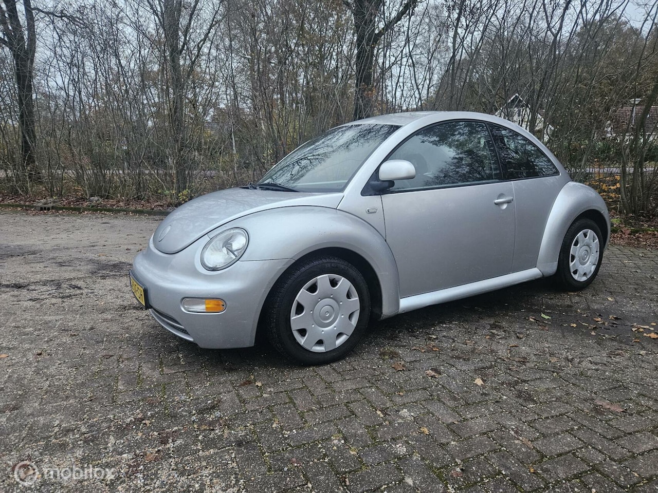 Volkswagen New Beetle - 2.0 Highline 2.0 Highline - AutoWereld.nl