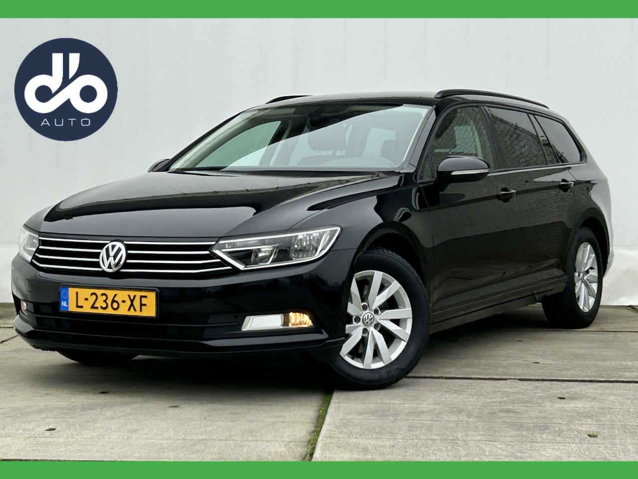 Volkswagen Passat Variant - 1.4 TSI 125pk Connected Series PDC V+A I NAVI I STOEL V.W. I APK 09-2025 - AutoWereld.nl