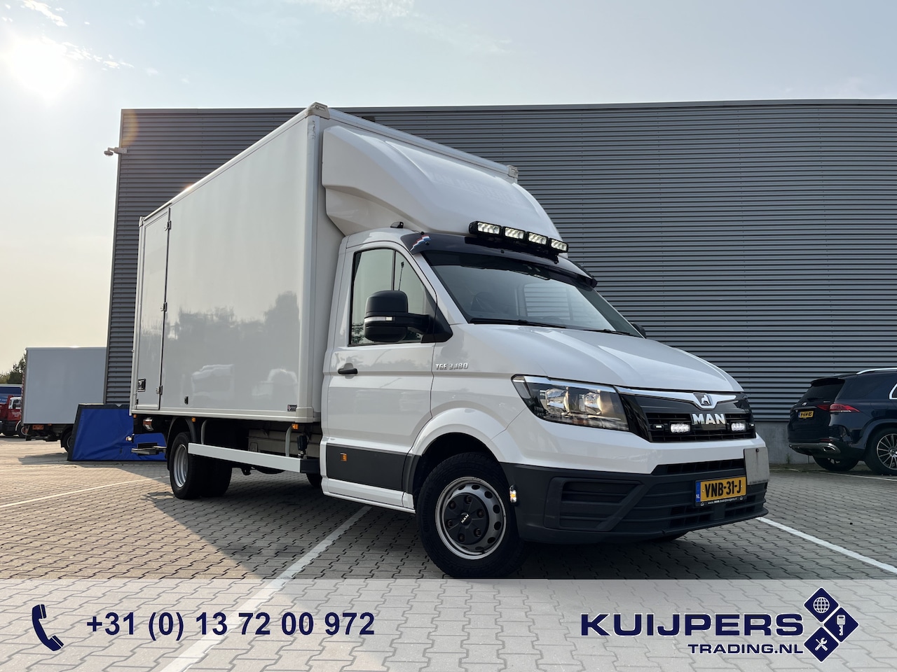 MAN TGE - 3.180 Euro 6 / Automatic / Box / Loadlift - AutoWereld.nl