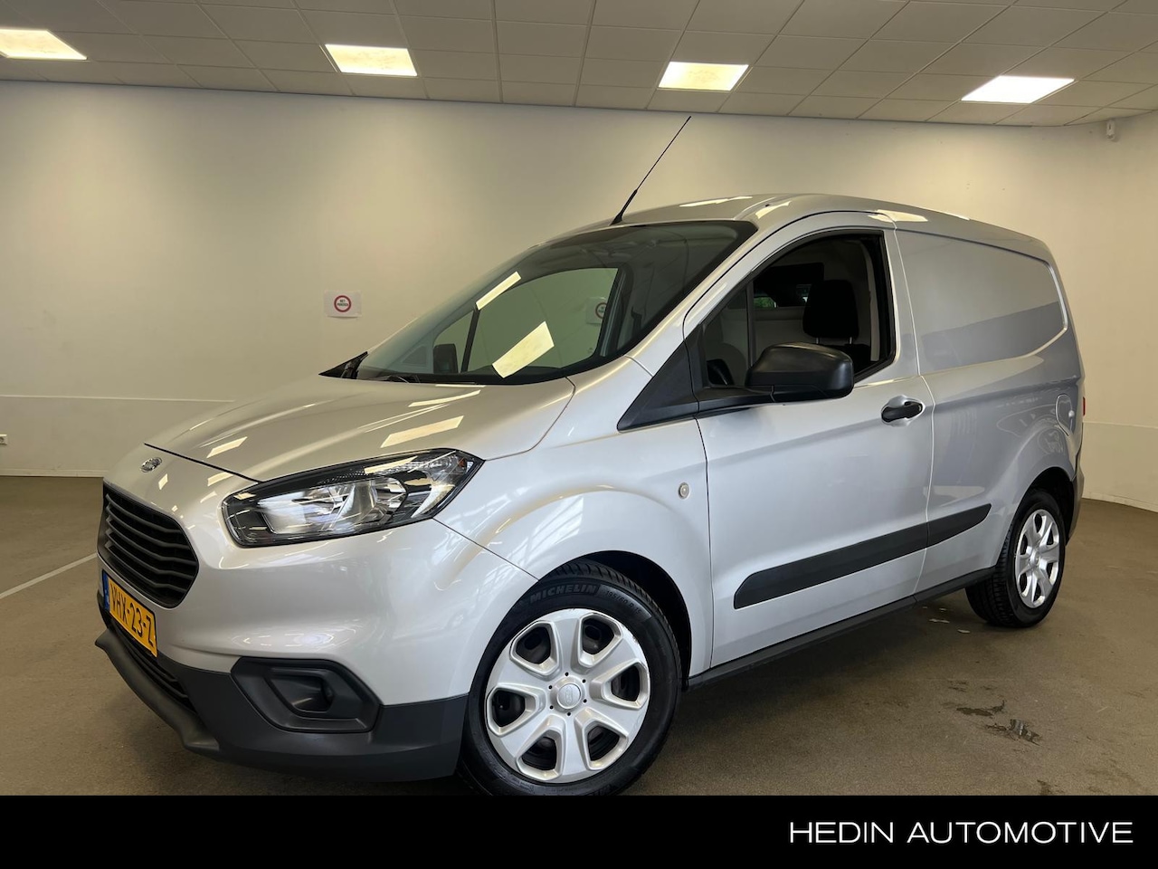 Ford Transit Courier - 1.5 TDCI 75PK Trend | Airco | Bluetooth - AutoWereld.nl