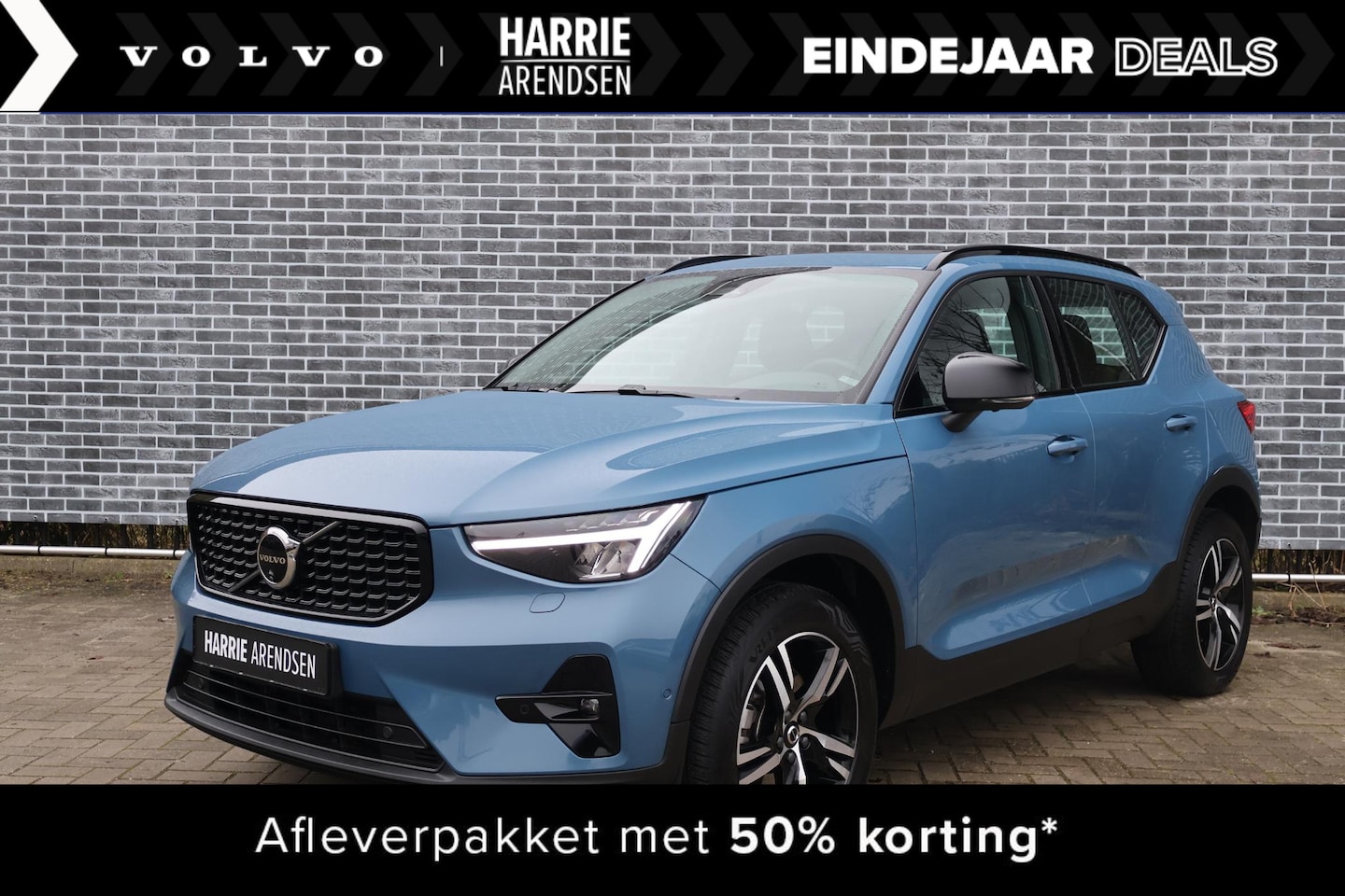 Volvo XC40 - 2.0 B3 Plus Dark | Trekhaak | Adaptive Cruise Control | Harman/Kardon audio | Elektrische - AutoWereld.nl