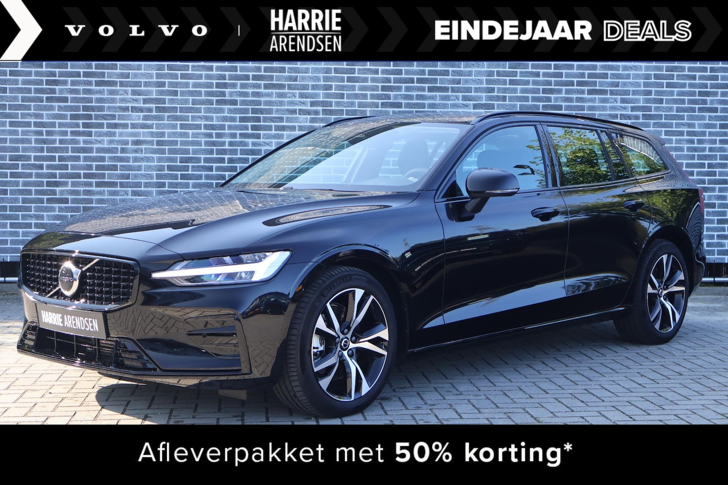 Volvo V60 - 2.0 B4 Plus Dark | Trekhaak | Adaptieve Cruise Control | Lederen bekleding | Dode hoek ass - AutoWereld.nl