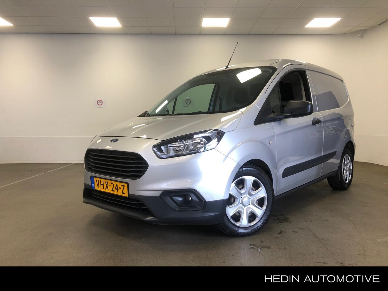 Ford Transit Courier - 1.5 TDCI 75PK Trend | Airco | Bluetooth - AutoWereld.nl