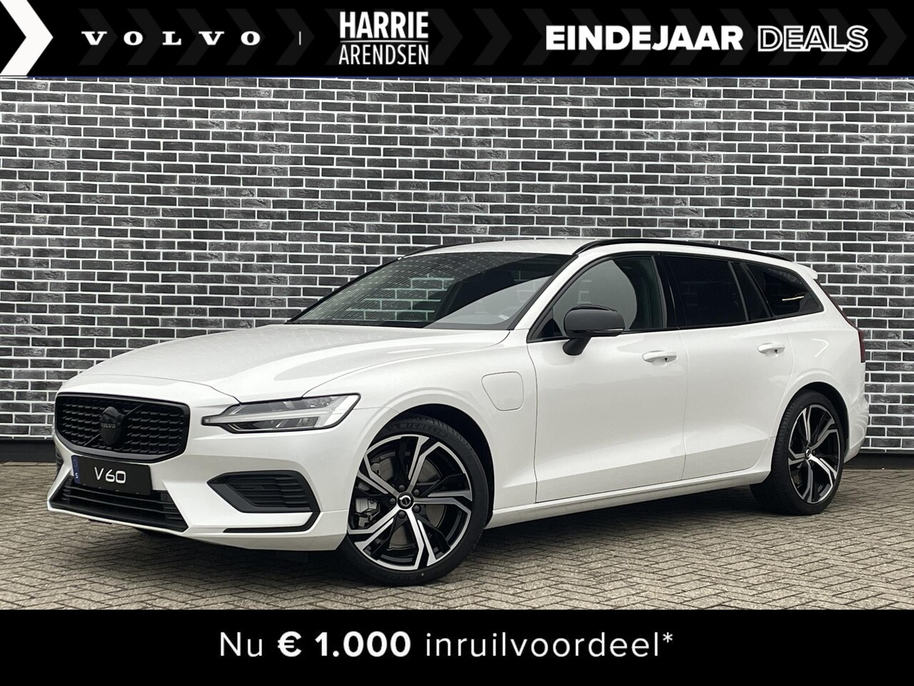 Volvo V60 - Recharge T6 AWD Essential Edition | Adaptieve Cruise Control | Stoel- en stuurverwarming - AutoWereld.nl