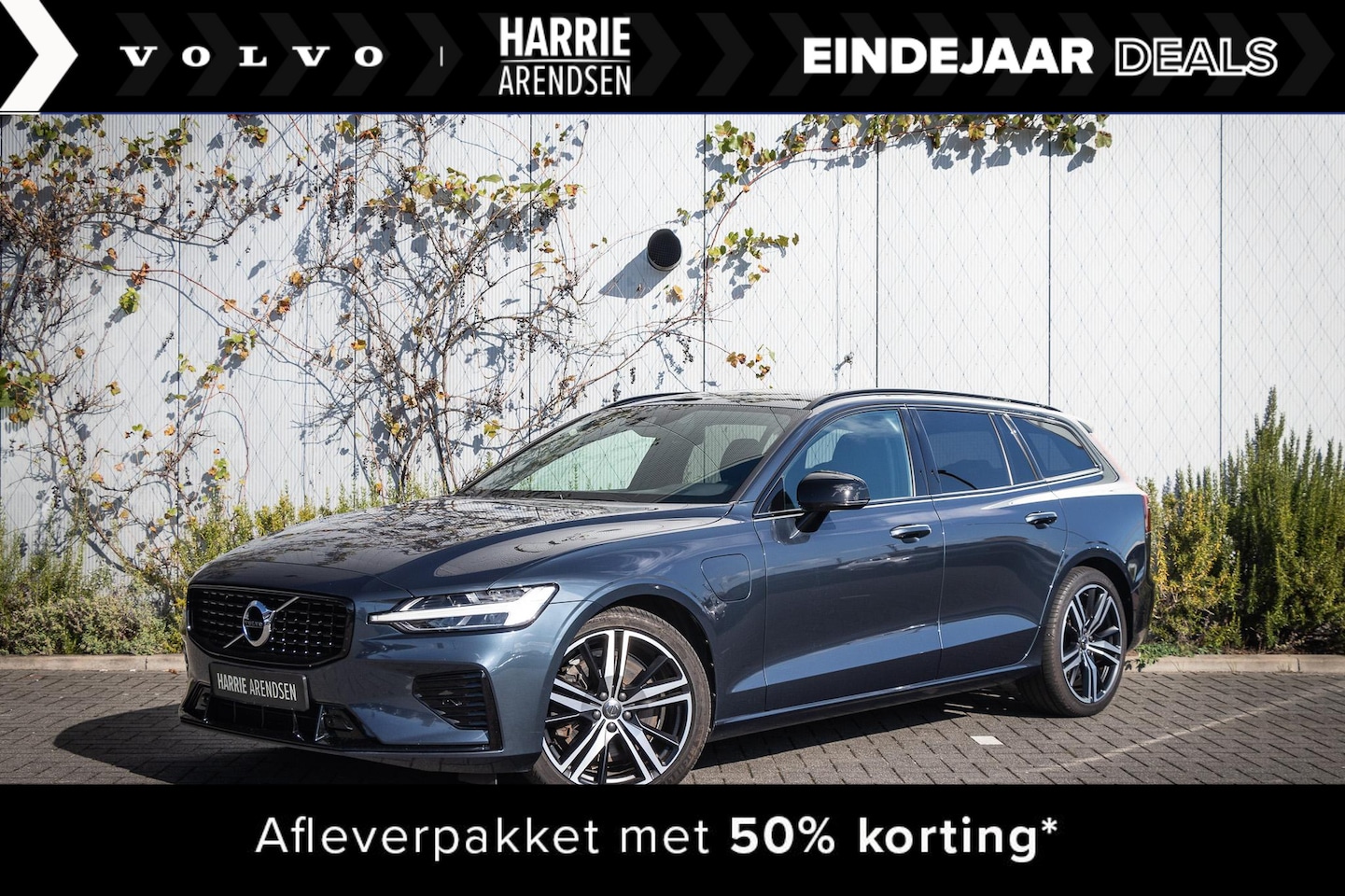 Volvo V60 - Recharge T6 AWD R-Design | Adaptieve Cruise Control | Harman Kardon audio | Parkeercamera - AutoWereld.nl