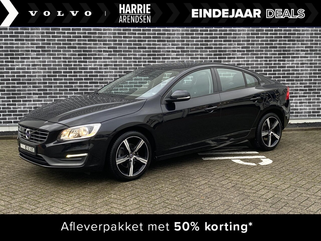 Volvo S60 - 1.6 T3 Kinetic | Adaptieve Cruise Control | Trekhaak | All season banden | Climate control - AutoWereld.nl