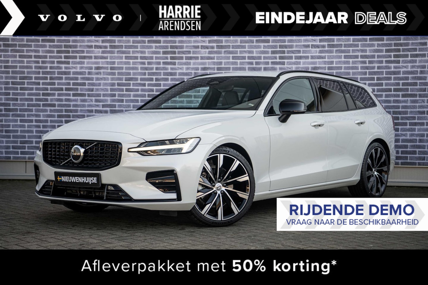 Volvo V60 - B3 Plus Dark | Adaptive cruise control | Sportonderstel | 20 inch velgen | Stoel- en stuur - AutoWereld.nl