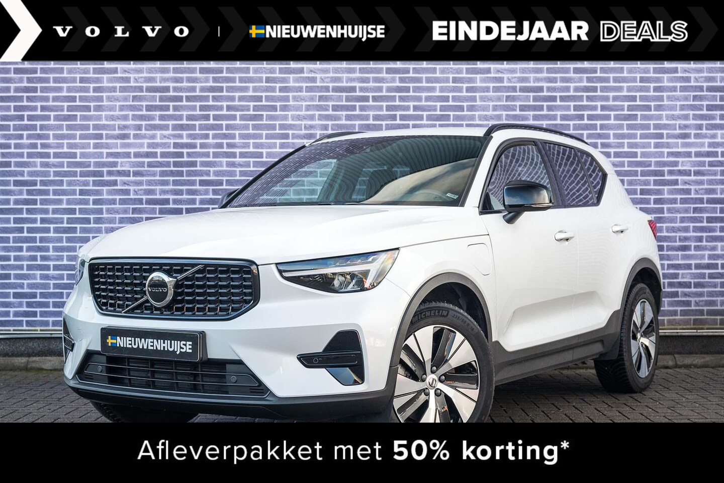 Volvo XC40 - T4 Recharge Plus Dark | Parkeerverwarming | Elektr. best. stoel met geheugen | Keyless ent - AutoWereld.nl