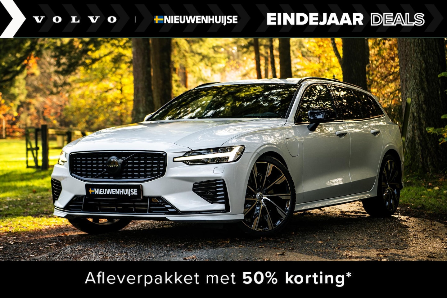 Volvo V60 - T6 Recharge AWD Ultra Dark Long Range Heico uitlaat | Head-up display | Panoramadak | Trek - AutoWereld.nl