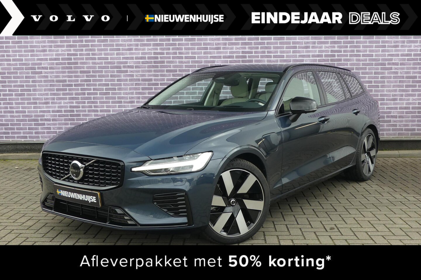 Volvo V60 - T6 Recharge AWD Ultimate Dark Long Range | Head-up Display | Panoramadak | 360 camera | El - AutoWereld.nl