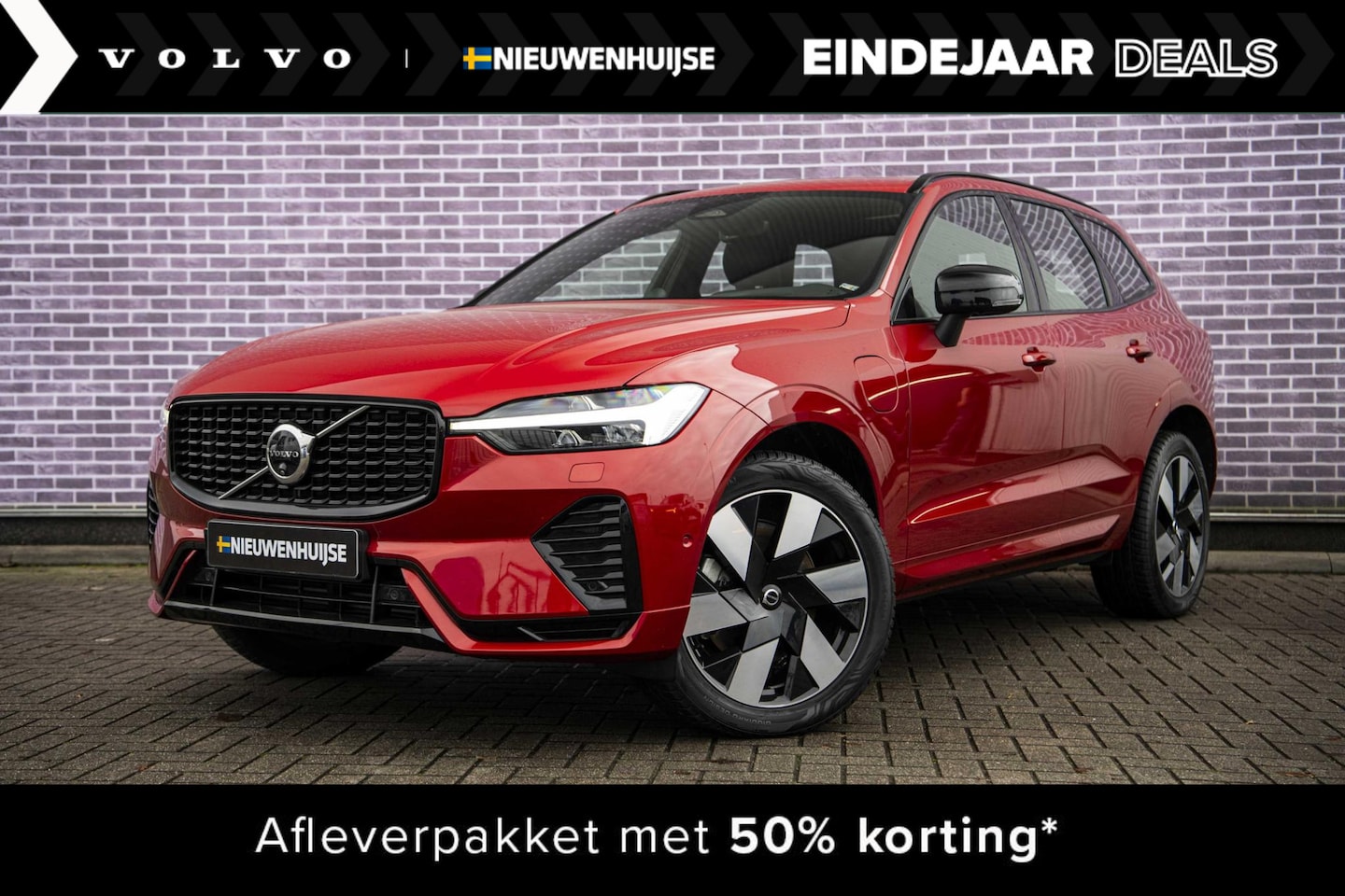 Volvo XC60 - T6 Recharge AWD Ultimate Dark Long Range | Trekhaak | Bowers & Wilkins Audio | Luchtvering - AutoWereld.nl