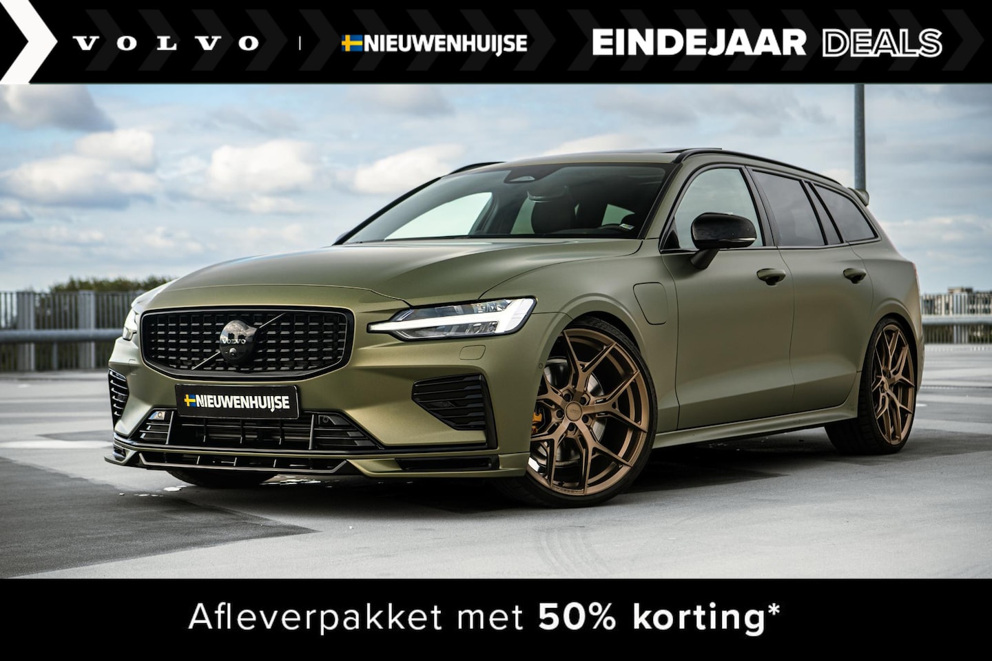 Volvo V60 - T8 455Pk Recharge AWD Ultra Dark | Absolute Edition One Off | Heico | Verde Veloce limited - AutoWereld.nl