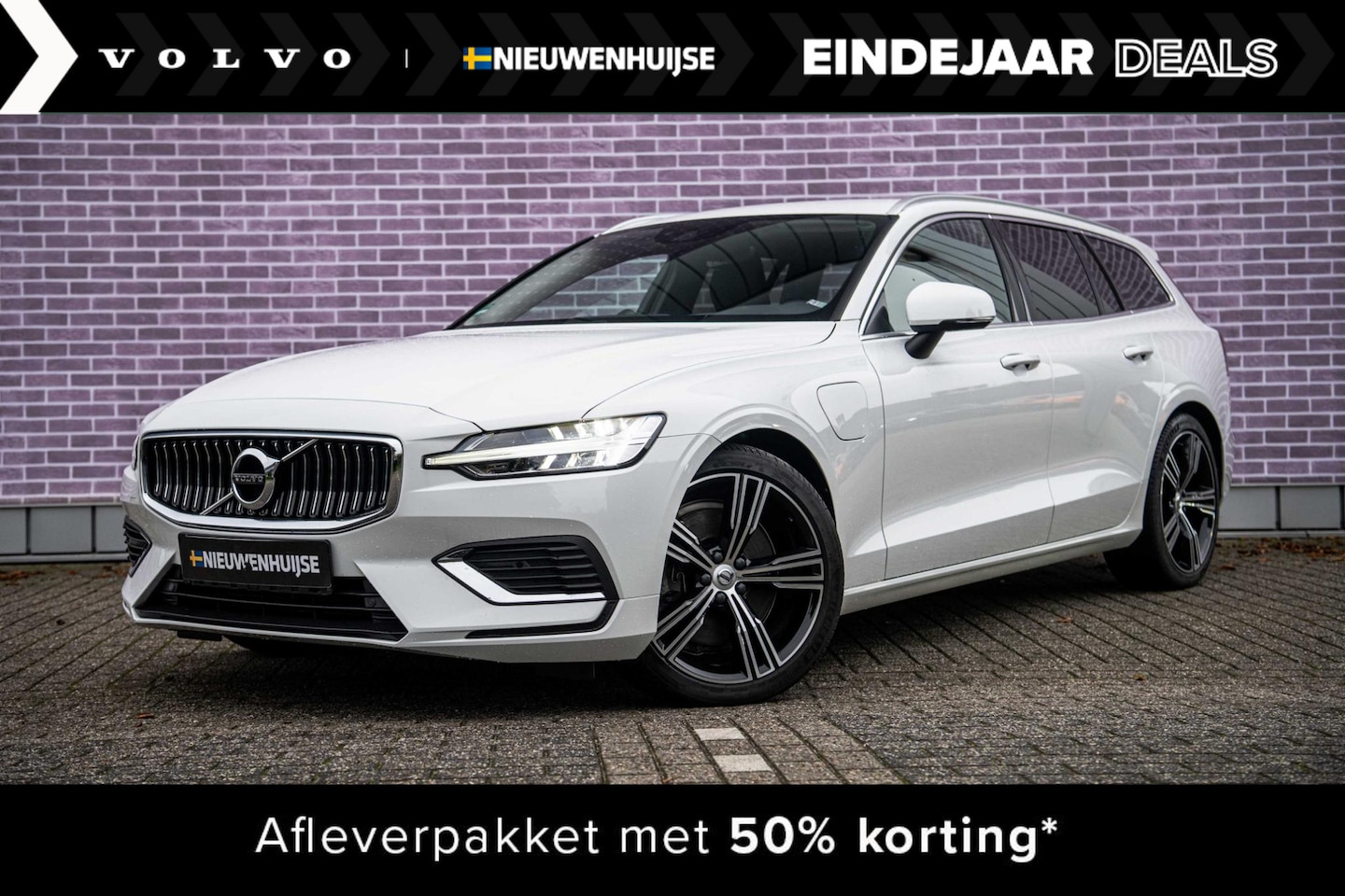 Volvo V60 - 2.0 T6 Recharge AWD Inscription | Navigatie | Bowers & Wilkins audio | Adaptieve Cruise Co - AutoWereld.nl