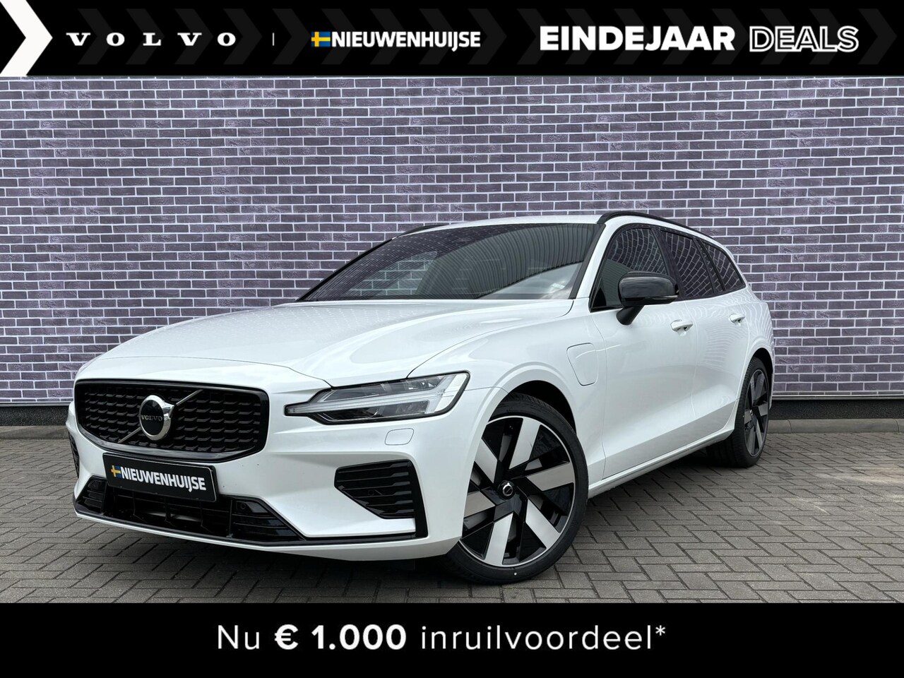 Volvo V60 - T6 Recharge AWD Ultra Dark Long Range - Uit voorraad leverbaar! - Head-up Display | Panora - AutoWereld.nl