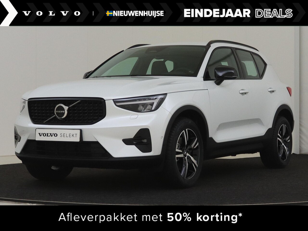 Volvo XC40 - 2.0 B3 Plus Dark | Trekhaak | Memory | Zitting verlengers | parkeersensoren vóór en achter - AutoWereld.nl