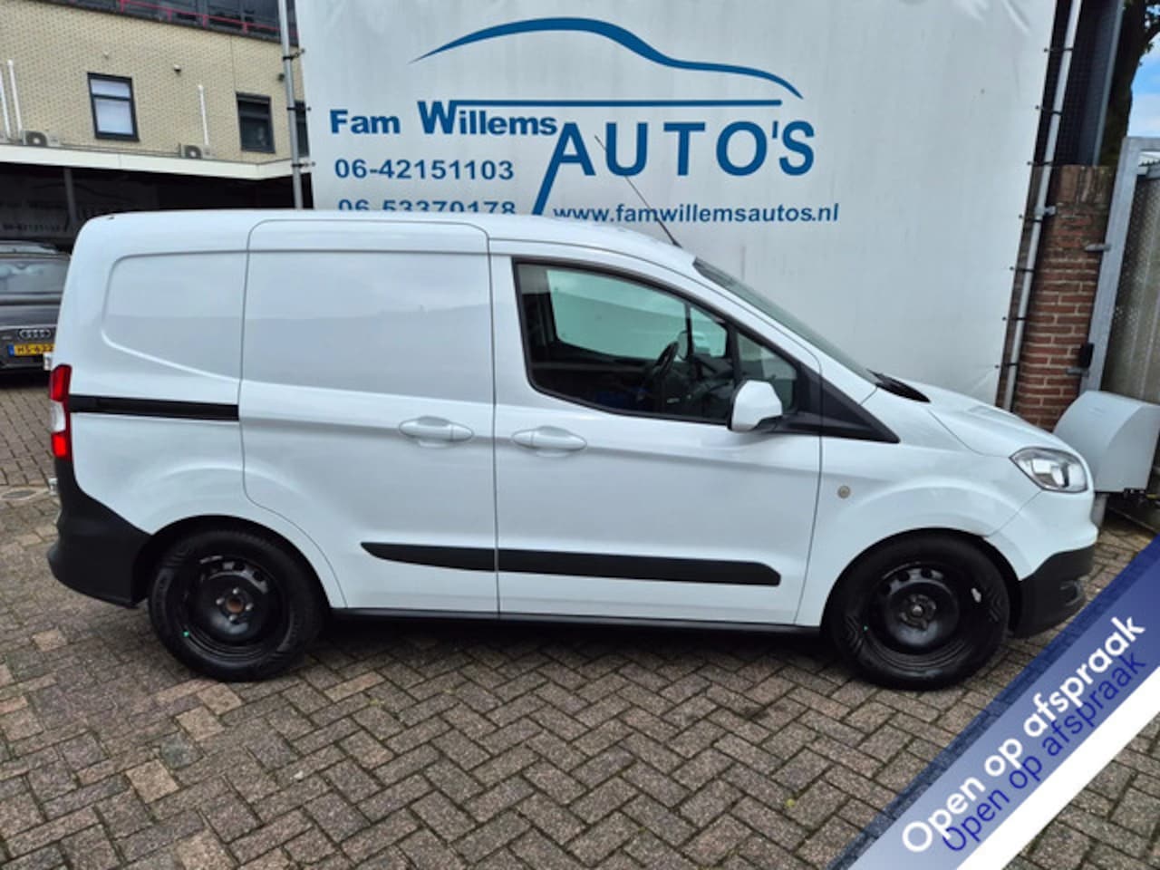 Ford Transit Courier - 1.5 TDCI Trend Airco schuifdeur Navi - AutoWereld.nl