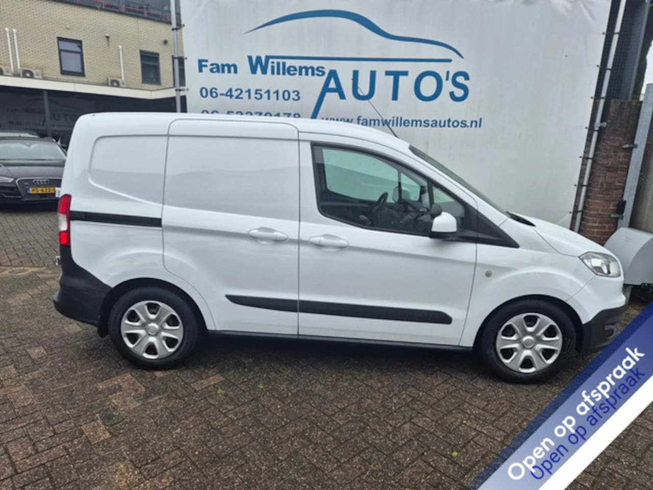 Ford Transit Courier - 1.5 TDCI schuifdeur Airco Trekhaak - AutoWereld.nl