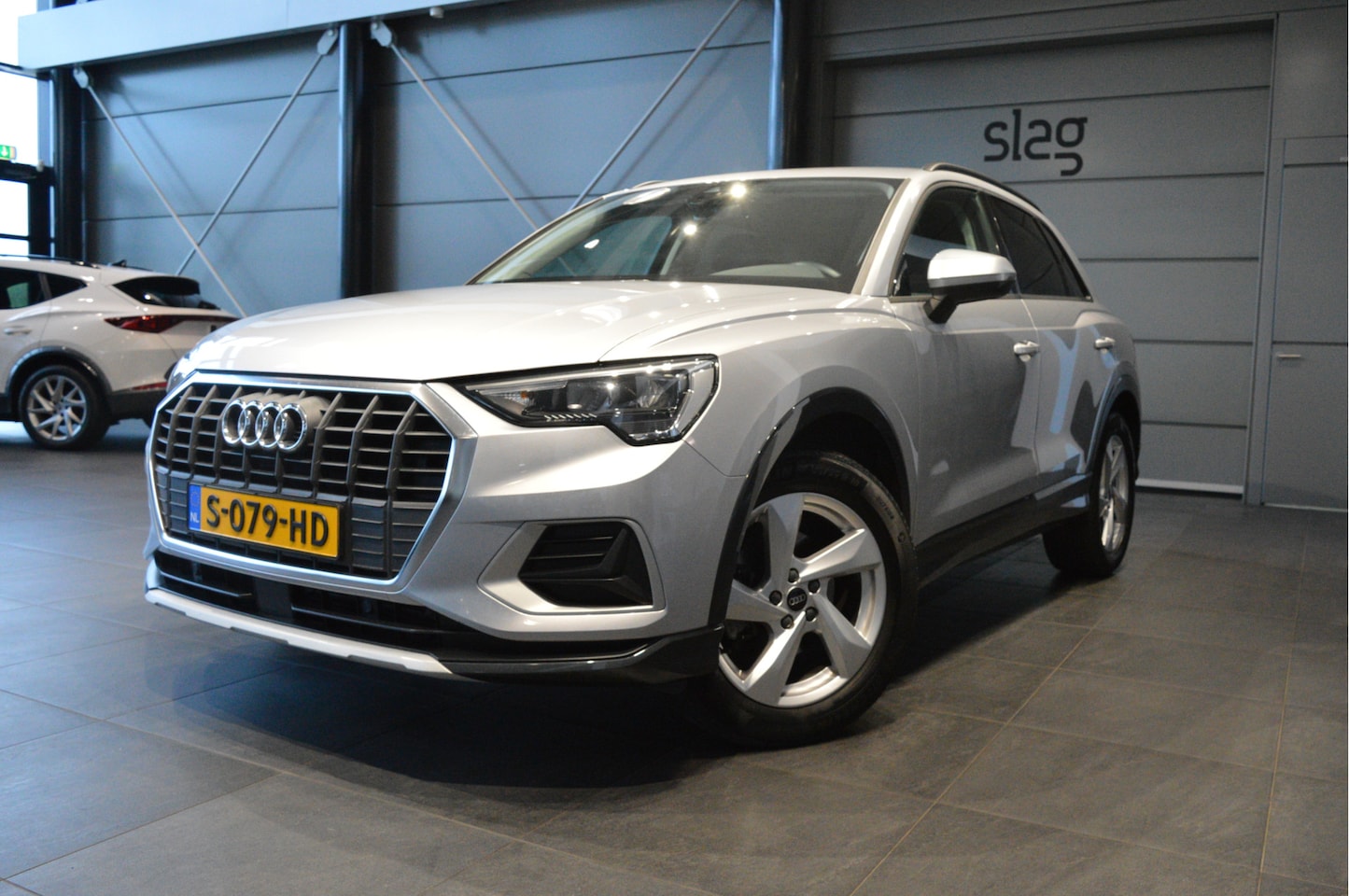 Audi Q3 - 35 TFSI Pro Line navi clima cruise sportstoelen 18 inch 150 pk !! - AutoWereld.nl