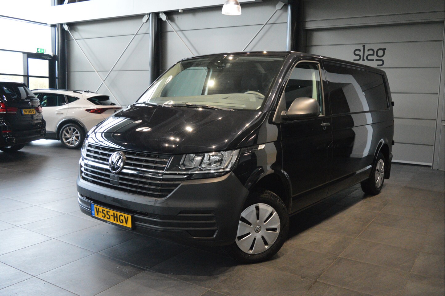 Volkswagen Transporter - 2.0 TDI L2H1 28 airco cruise betimmering 150 pk !! - AutoWereld.nl