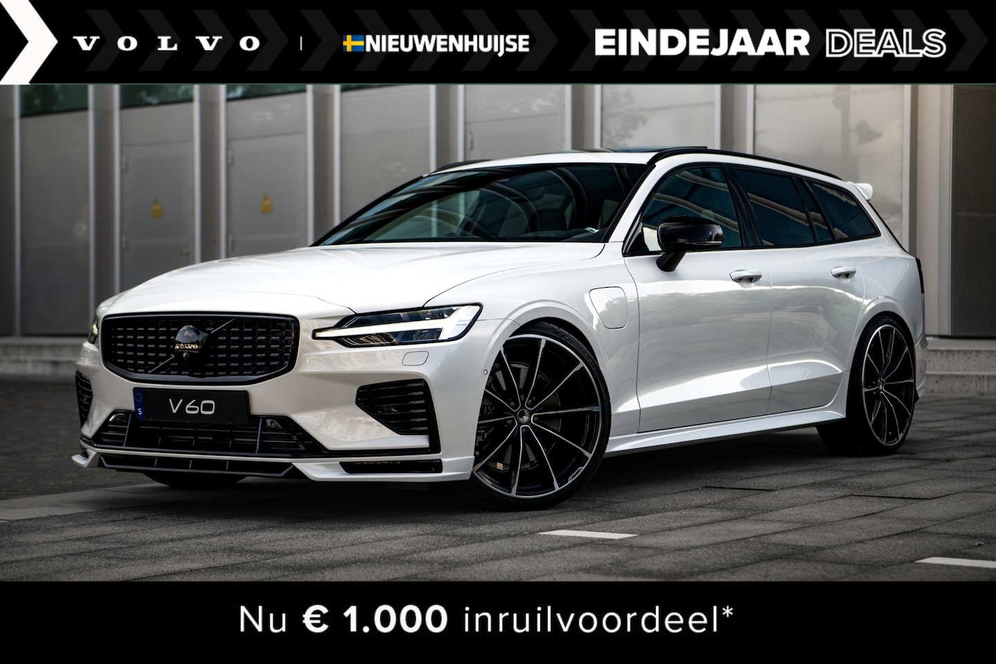 Volvo V60 - 2.0 T8 Recharge AWD Ultra Dark | Uit Voorraad Leverbaar | HEICO Exterieur Styling | Bowers - AutoWereld.nl