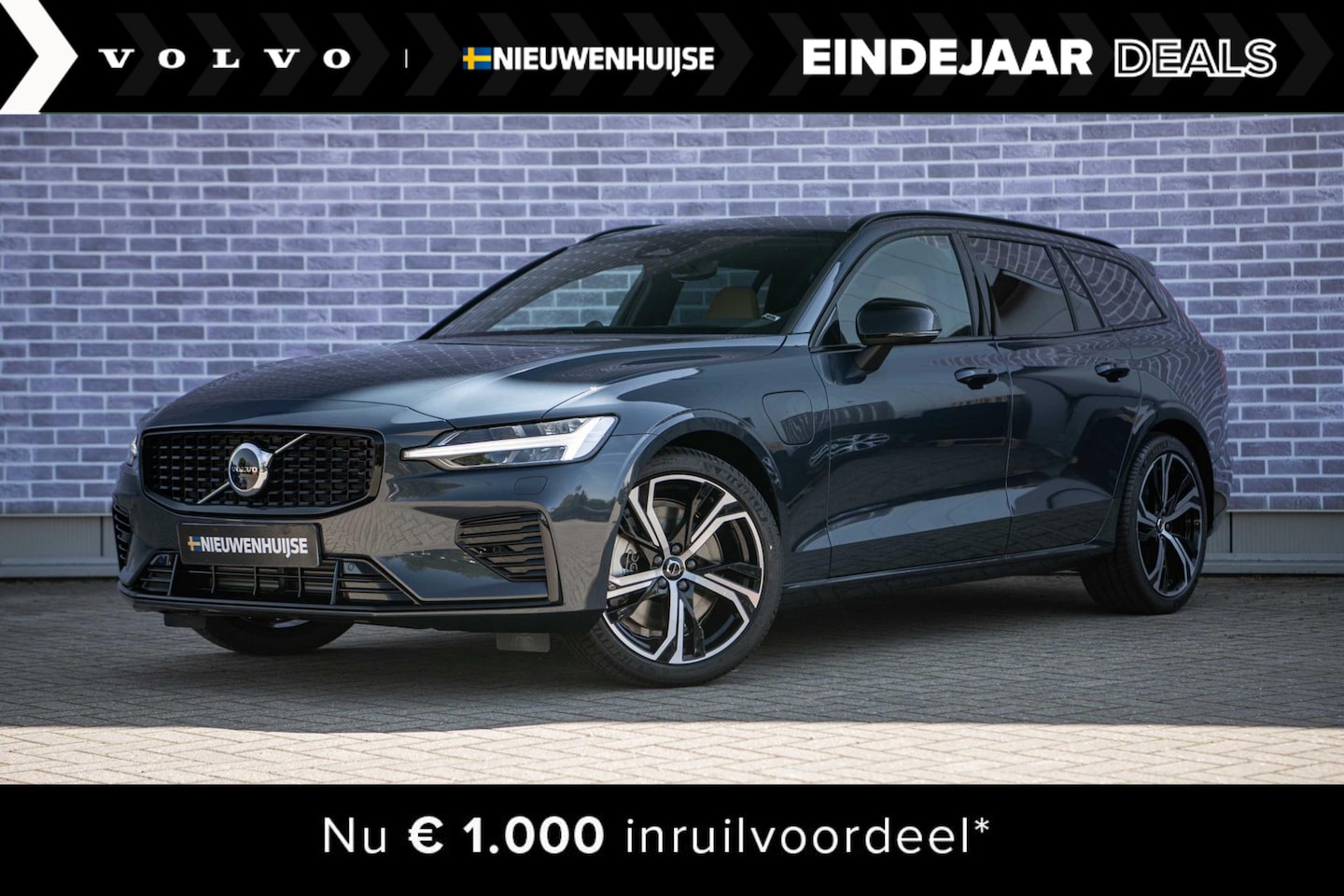 Volvo V60 - 2.0 T6 Recharge AWD Ultra Dark | Uit Voorraad Leverbaar | Stoel Ventilatie en Massage | Bo - AutoWereld.nl