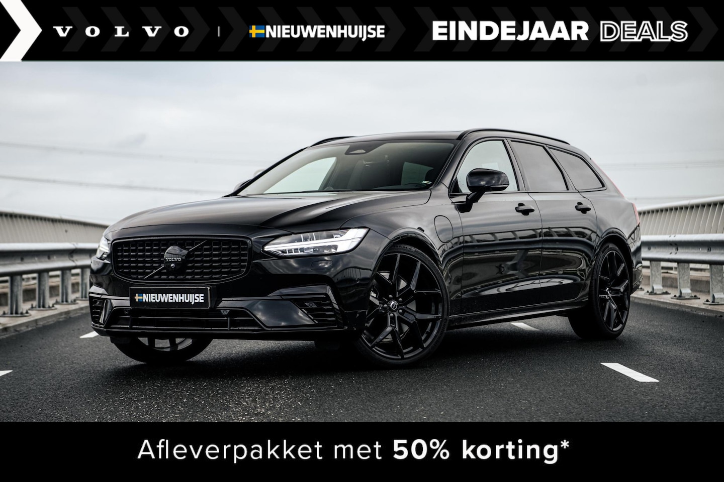 Volvo V90 - 2.0 T8 Recharge AWD Ultimate Dark | Bowers & Wilkins | Luchtvering| Black Pack | 21” Poles - AutoWereld.nl