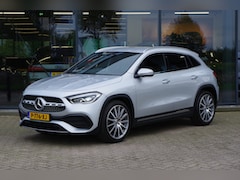 Mercedes-Benz GLA-Klasse - 180 AMG Line Automaat, Trekhaak, Groot-Navigatie, Camera, Sfeerverlichting, Carplay