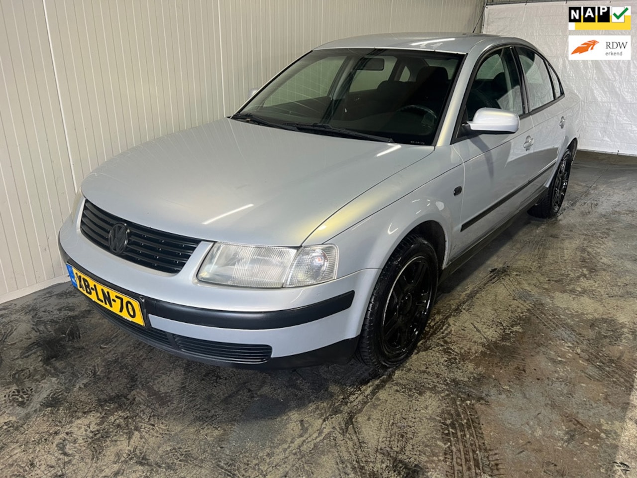 Volkswagen Passat - 1.8-5V 1.8-5V - AutoWereld.nl