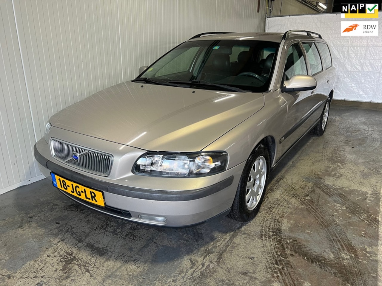 Volvo V70 - 2.4 Comfort Line 2.4 Comfort Line - AutoWereld.nl