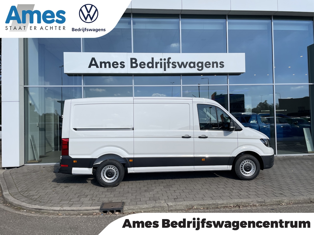 Volkswagen Crafter - 30 2.0 TDI L3H2 Trendline 140PK hand | app connect | trekhaak - AutoWereld.nl