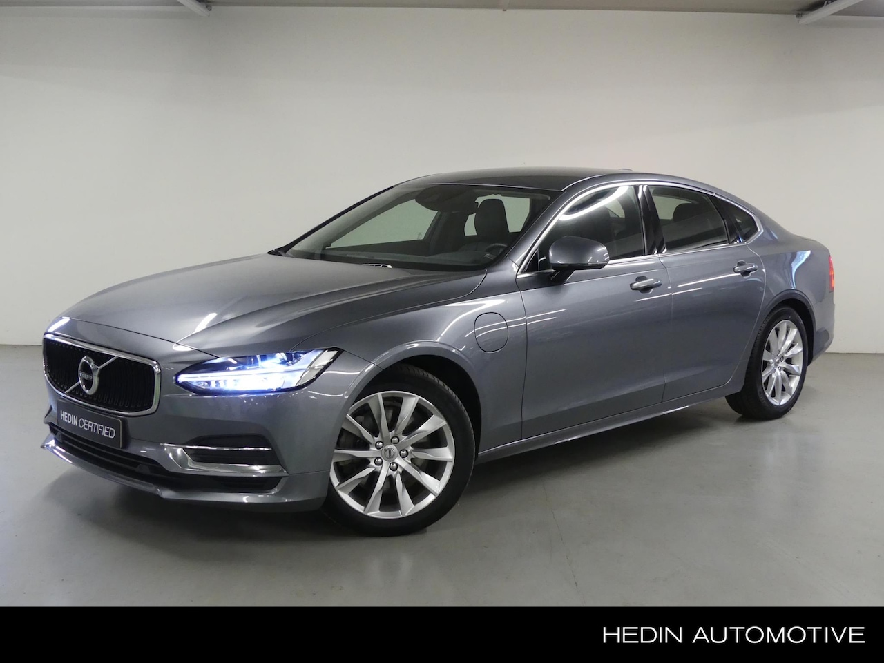 Volvo S90 - 2.0 T8 AWD Momentum Pro | Leder | Park Assist | LED | High Performance Audio | Stoelverwar - AutoWereld.nl