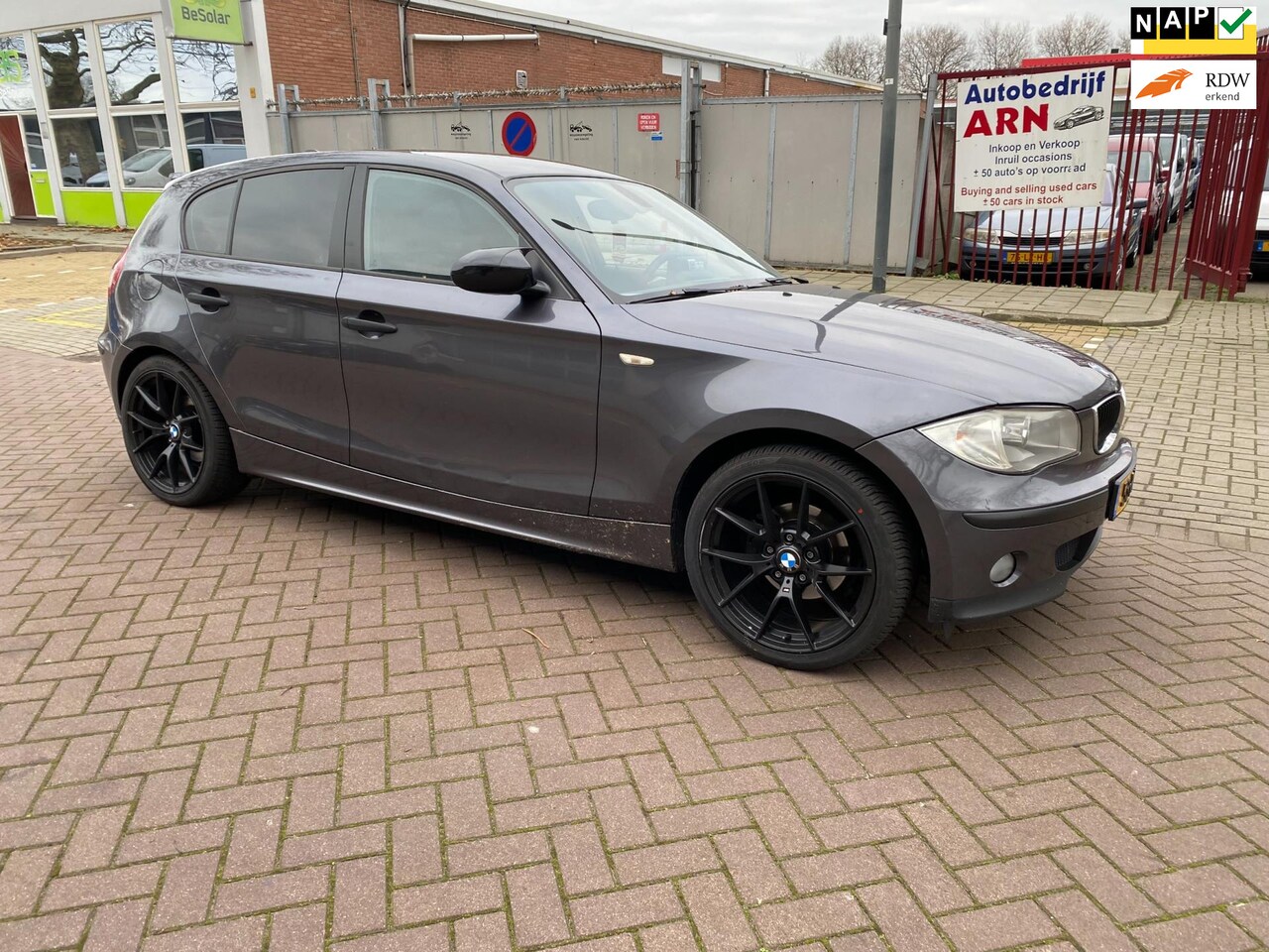 BMW 1-serie - 116i * NW Ketting * Airco * Navigatie * Carplay * Nieuwe Velgen + banden * NW olie * Filte - AutoWereld.nl