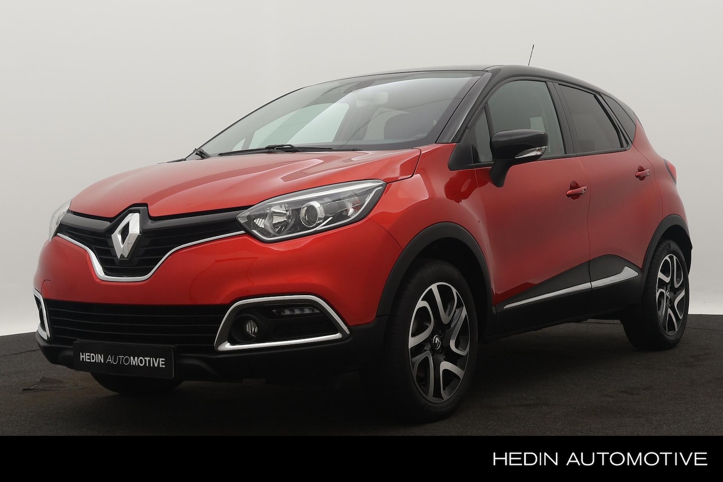 Renault Captur - 1.2 TCe Dynamique | Navigatiesysteem | Automatische airconditioning | Trekhaak | Achteruit - AutoWereld.nl