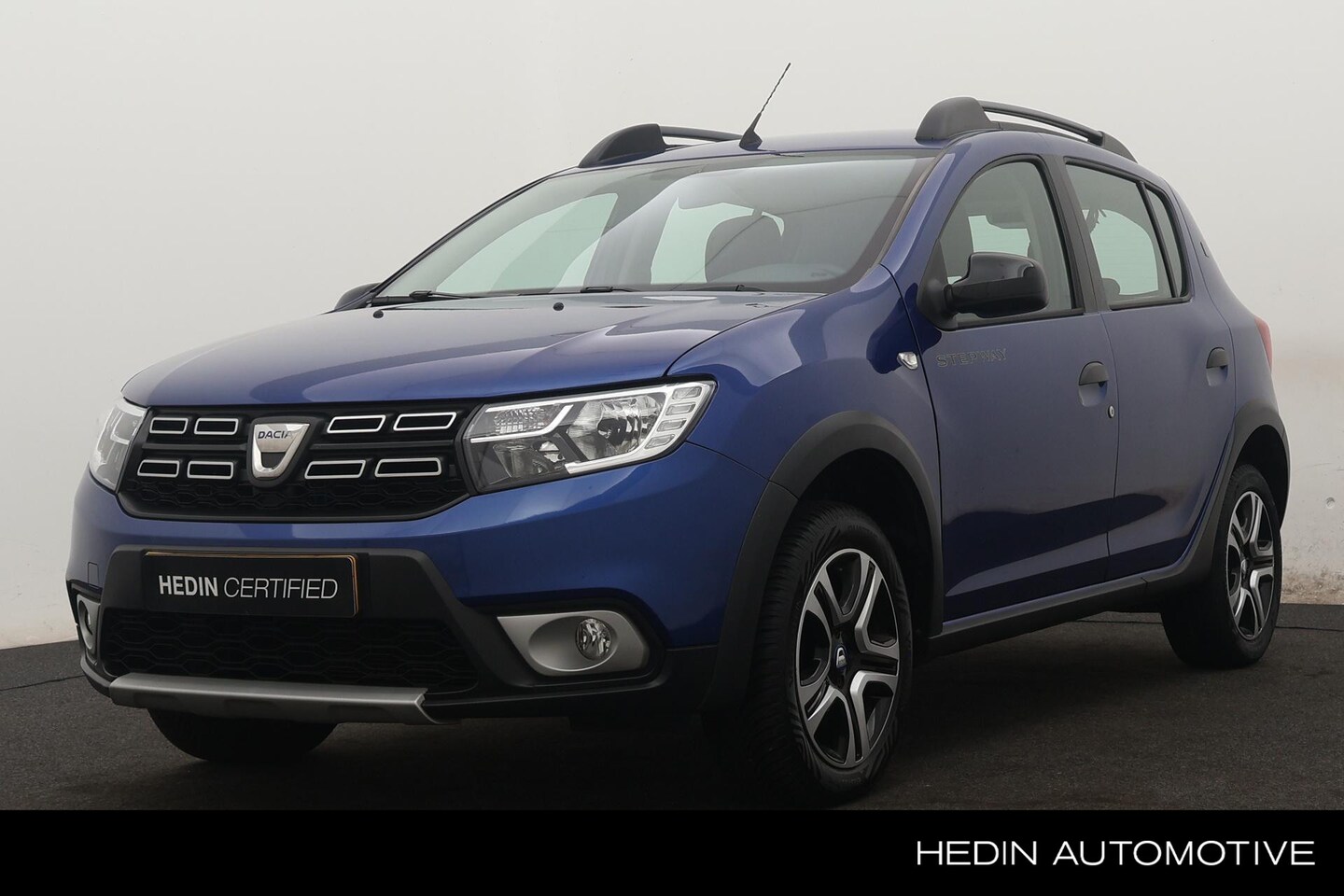 Dacia Sandero Stepway - 1.0 TCe Bi-Fuel Serie Limitee 15th Anniv. | Navigatiesysteem | Automatische airconditionin - AutoWereld.nl